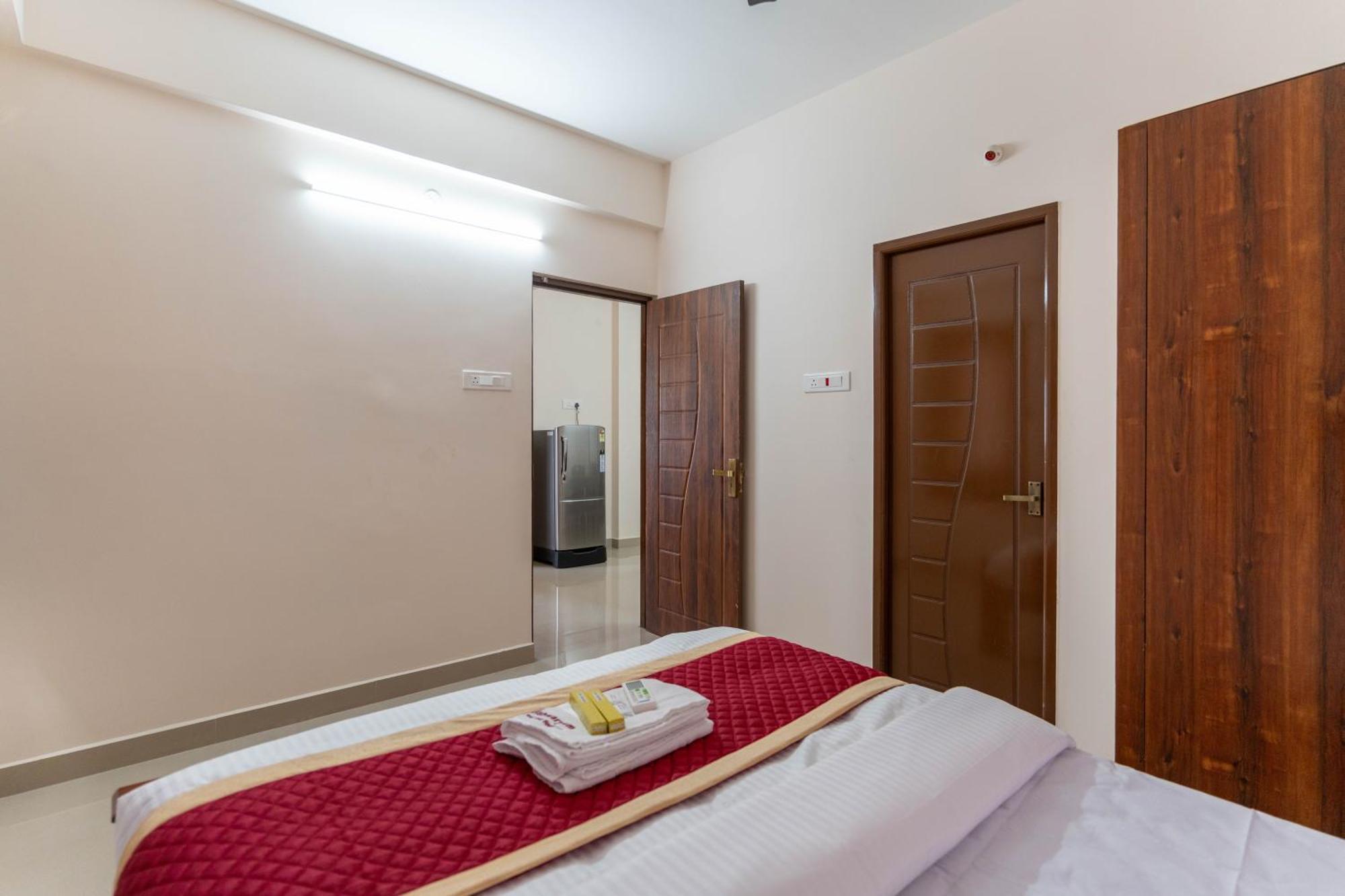 Aishwaryam Service Apartment 첸나이 외부 사진