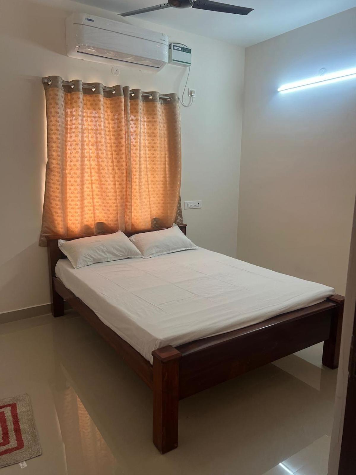 Aishwaryam Service Apartment 첸나이 외부 사진