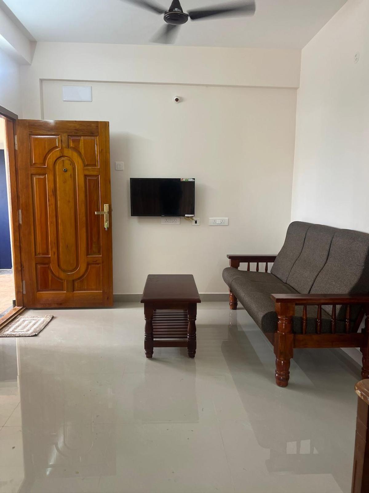 Aishwaryam Service Apartment 첸나이 외부 사진